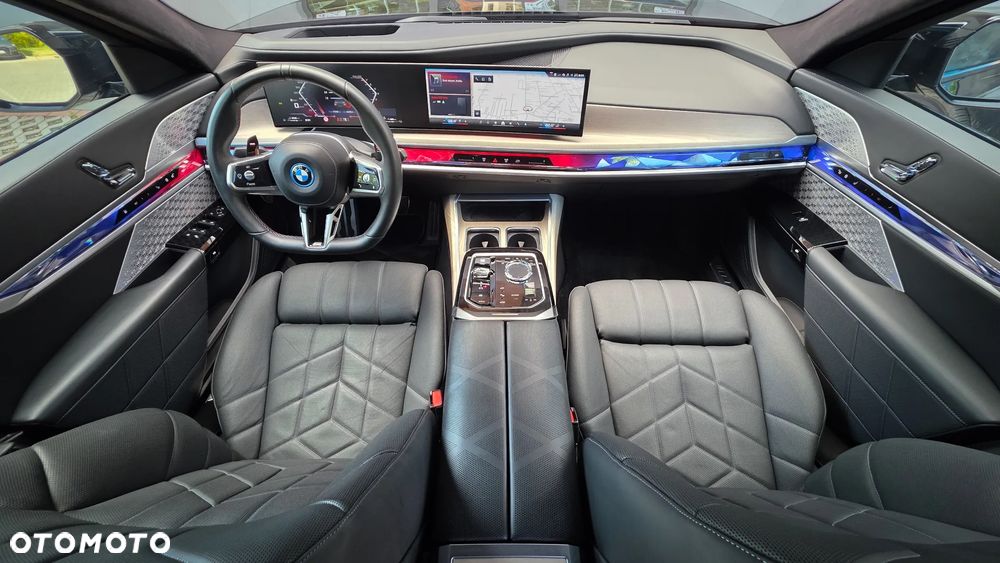 BMW Seria 7 M760e PHEV xDrive Individual Edition sport - 28