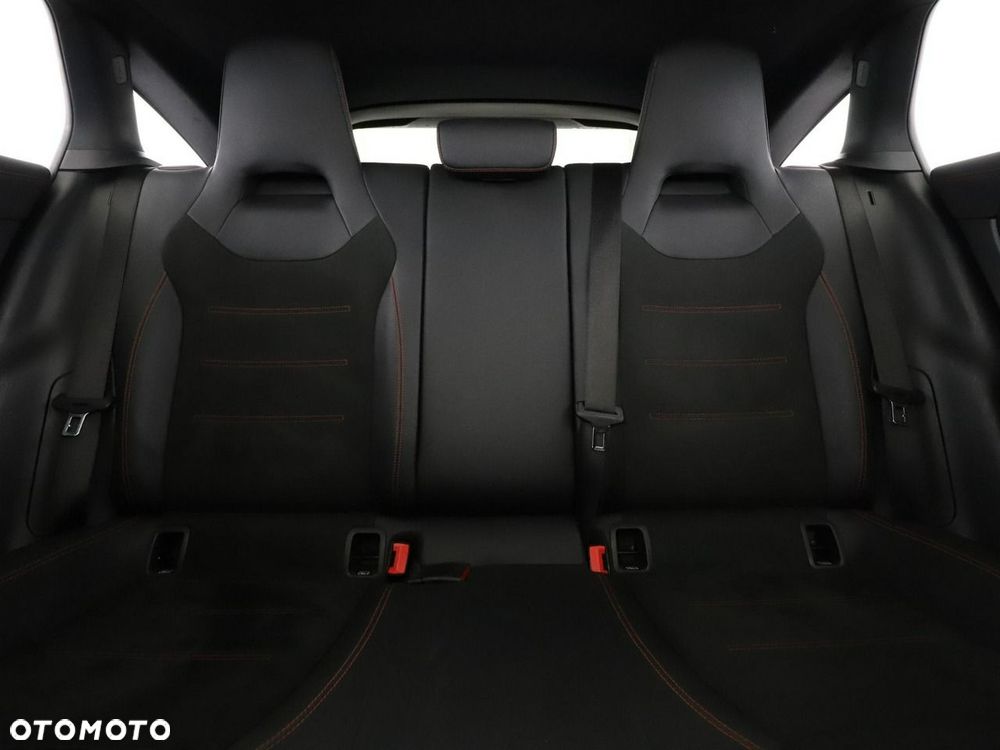 Mercedes-Benz CLA 200 d 8G-DCT AMG Line - 19