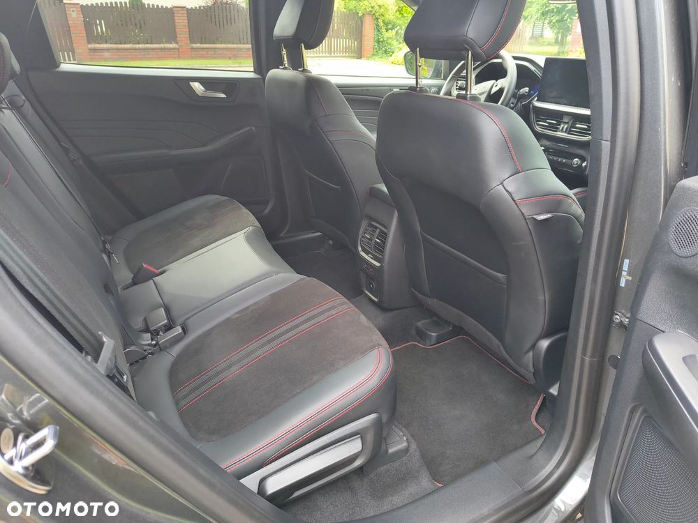 Ford Kuga 2.5 FHEV AWD ST-Line X - 17