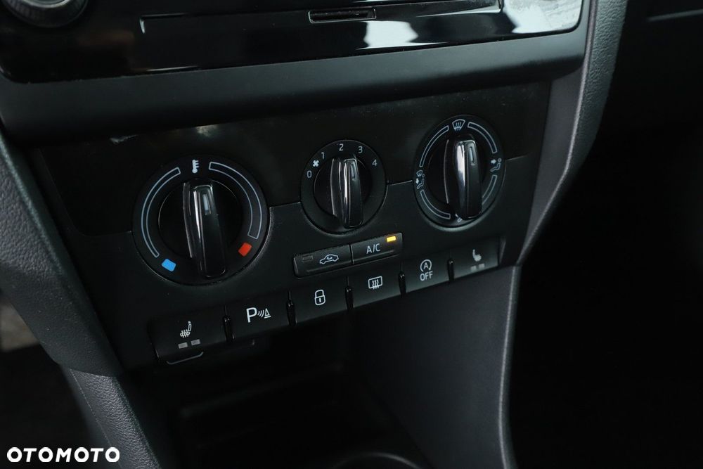 Skoda RAPID - 16
