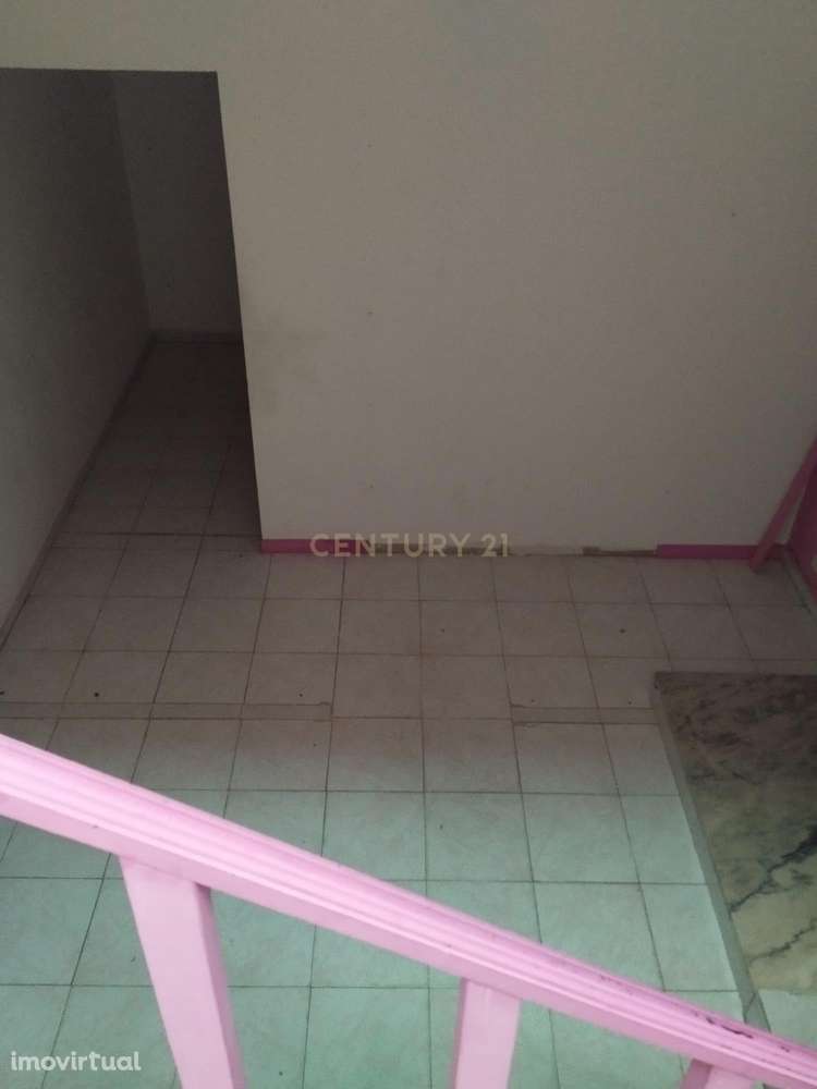 Loja com 2 pisos no centro comercial D'Avenida - Quinta do Rouxinol - Grande imagem: 5/9