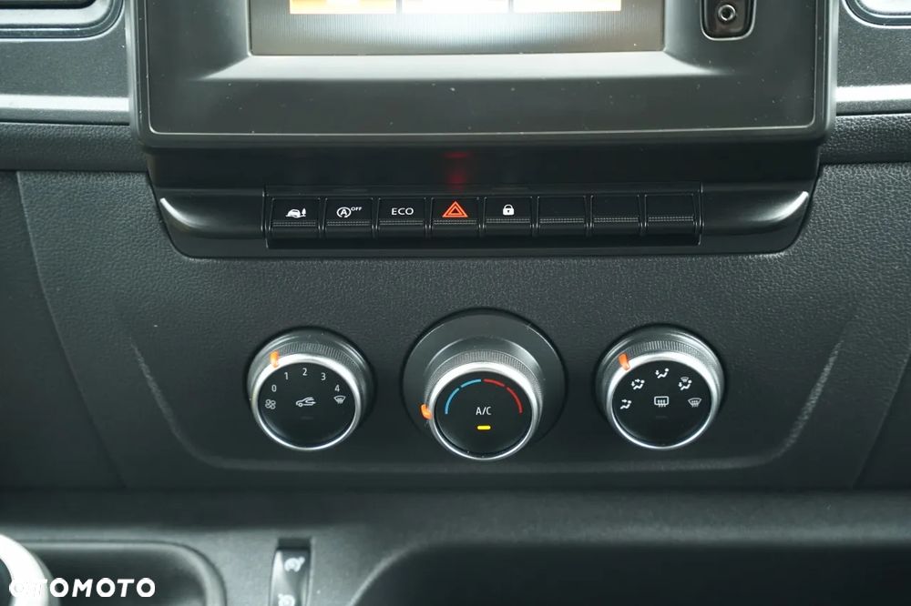 Renault MASTER / BLASZAK / FURGON / BRYGADÓWKA - 6 MIEJSC / BLIŹNIAK / SPROWADZONY / - 28