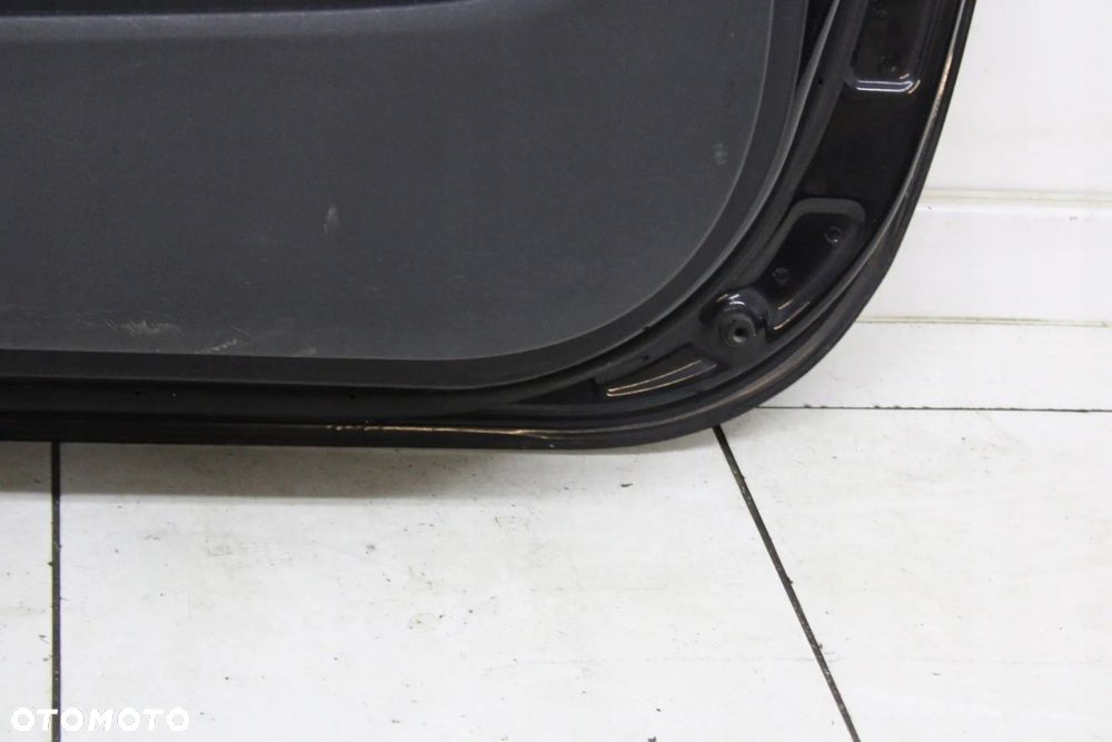 TOYOTA AURIS 3D 06R- DRZWI PRAWE PRZEDNIE PRAWY PRZÓD 209 - 11