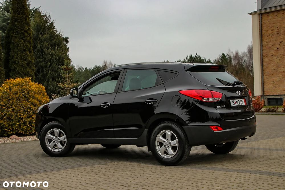 Hyundai ix35 1.7 CRDi 2WD blue Finale Gold - 15