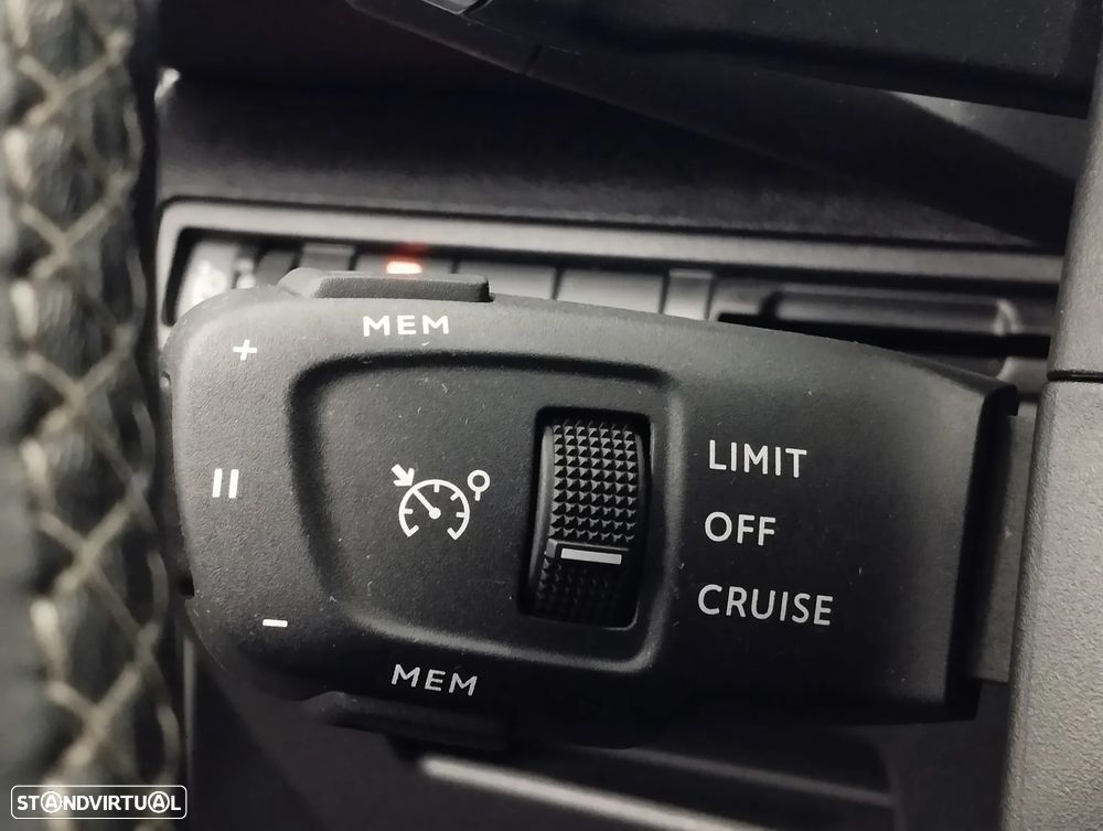 Peugeot 5008 1.5 BlueHDi Allure Pack EAT8 - 28