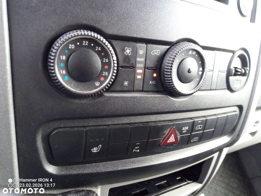 Mercedes-Benz Sprinter - 13