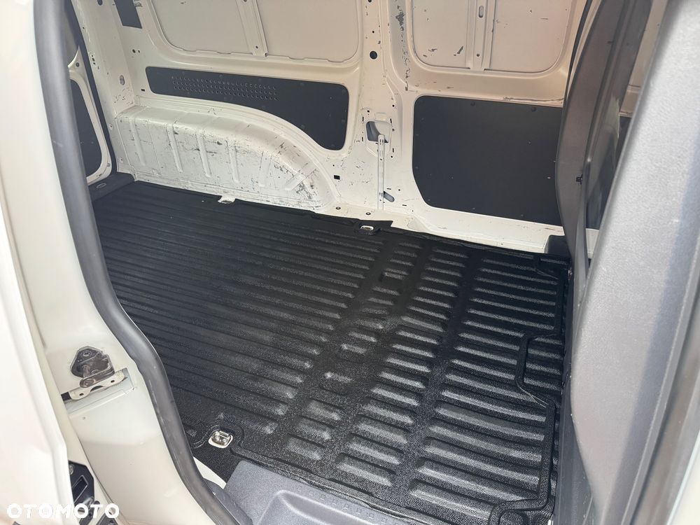 Volkswagen Caddy - 16