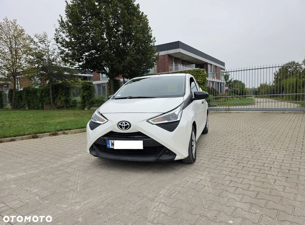 Toyota Aygo x-clusive Style Selection - 11