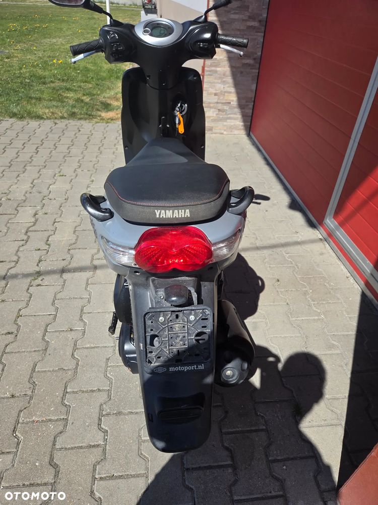 Yamaha Neos - 12