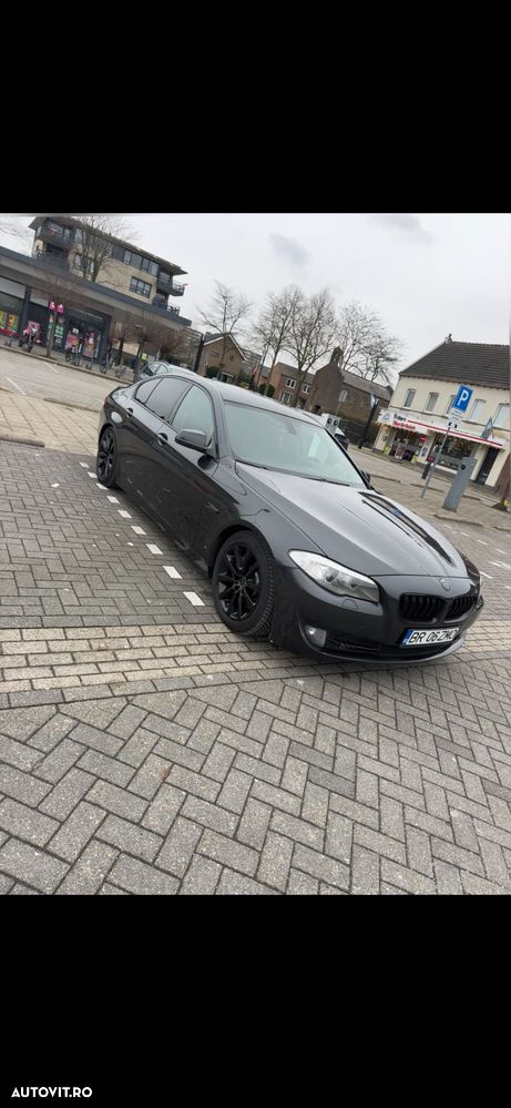 BMW Seria 5 525d xDrive - 6