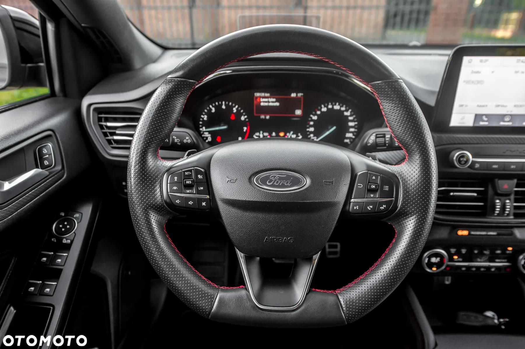 Ford Focus 1.0 EcoBoost ST-Line ASS PowerShift - 24