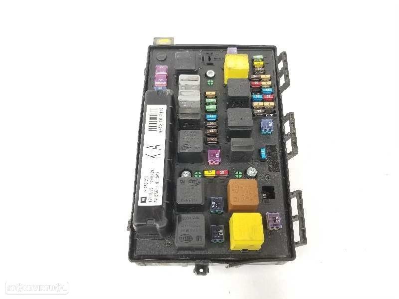 CAIXA RELÉS / FUSÍVEIS OPEL ASTRA H GTC 2007 -13250232 - 2