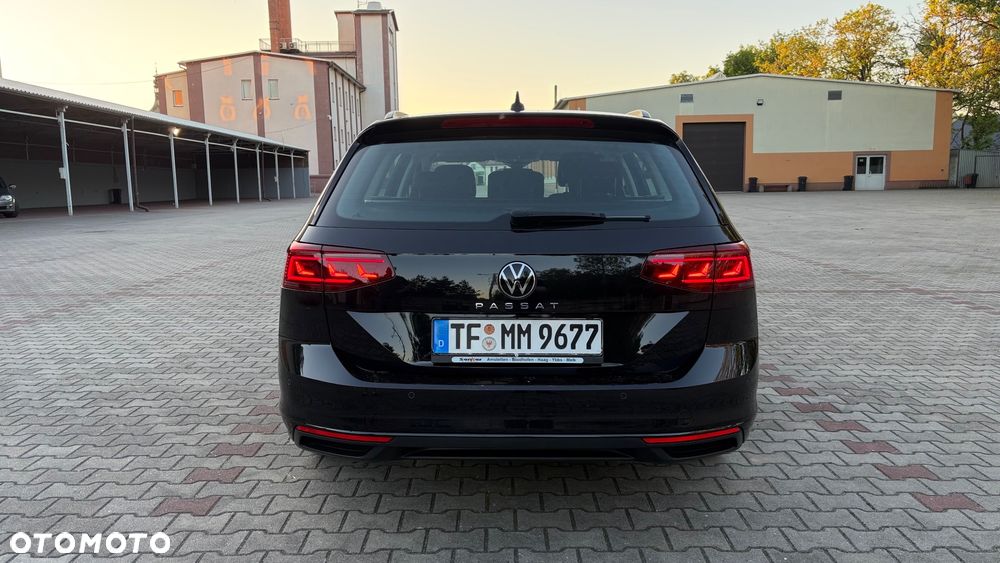 Volkswagen Passat Variant 2.0 TDI SCR DSG Business - 19