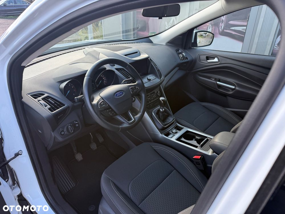 Ford Kuga - 34