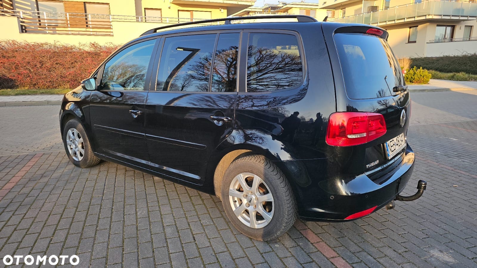 Volkswagen Touran 1.6 TDI DPF BlueMot Comfortline - 3