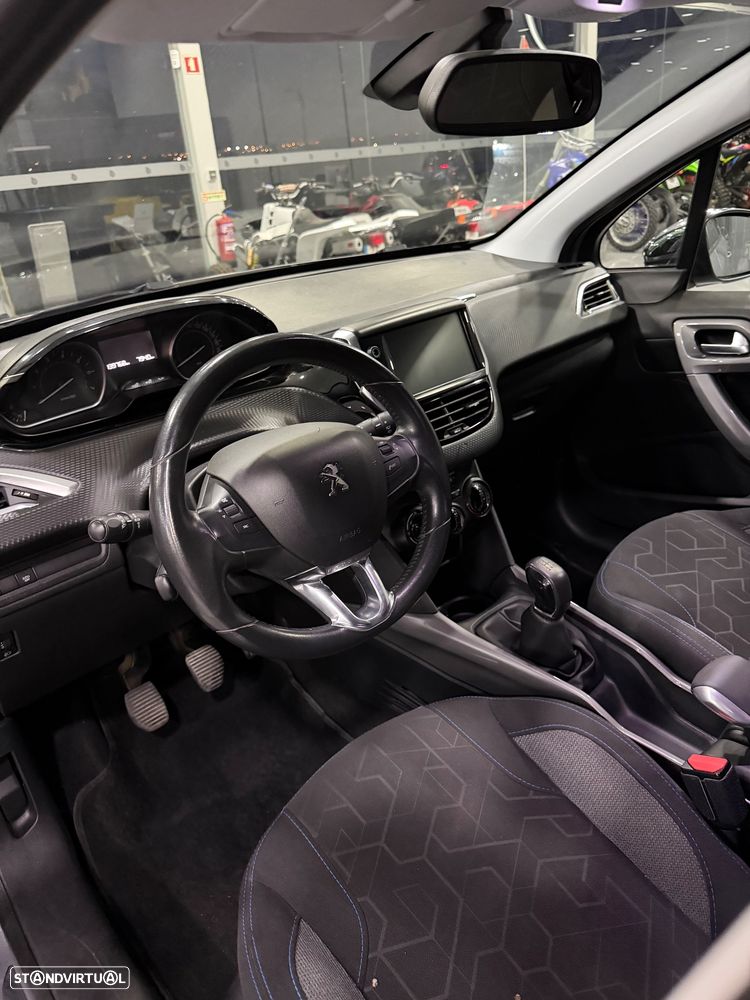 Peugeot 2008 1.2 PureTech Allure - 11