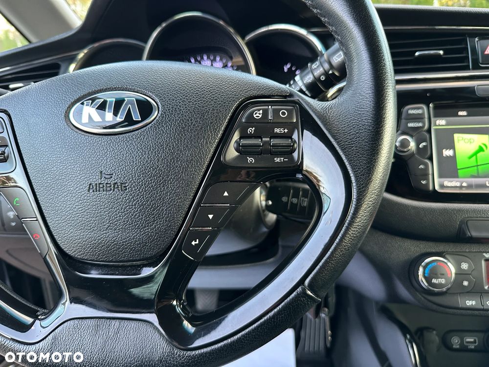 Kia Ceed 1.6 GDI SW UEFA EURO 2016 - 5