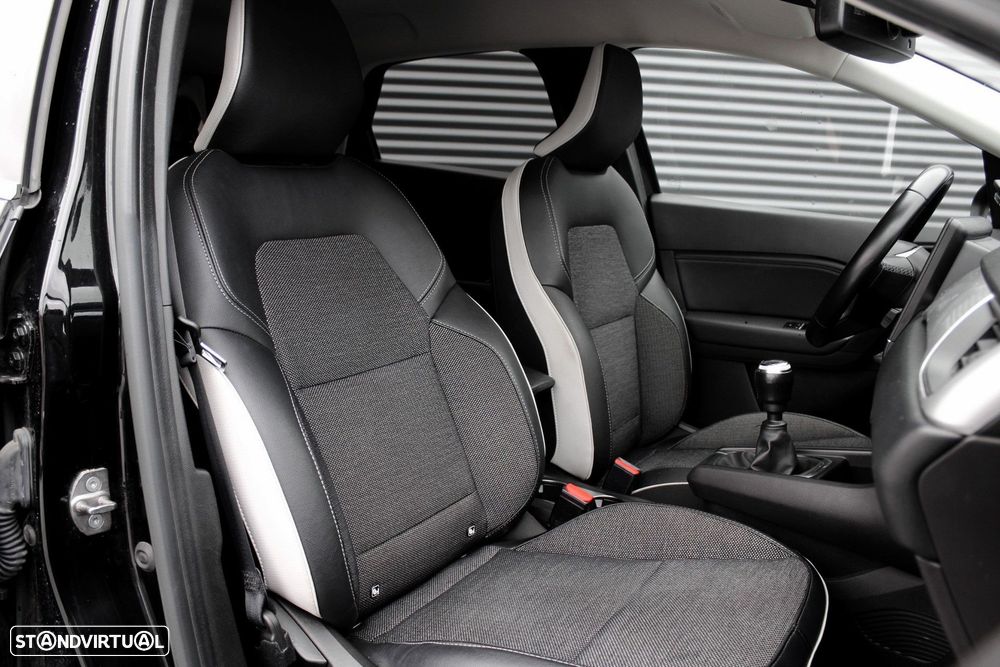 Renault Captur 1.0 TCe Techno Bi-Fuel - 32