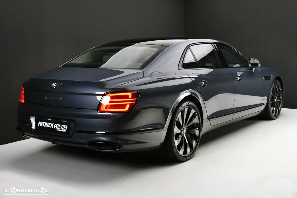 Bentley Flying Spur V8 Azure - 4