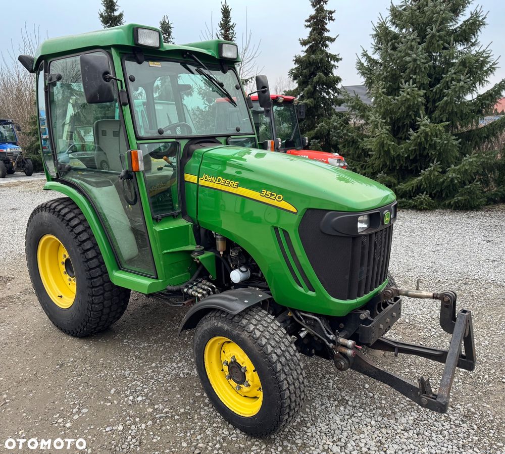 John Deere 3520 - 2