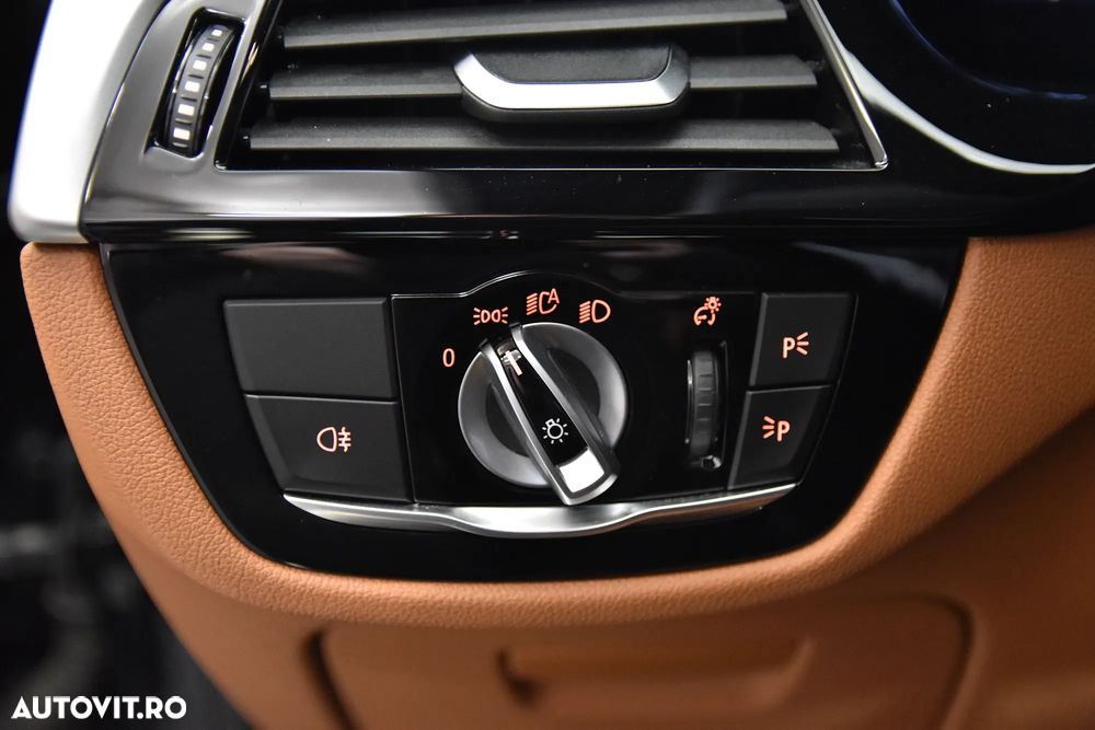 BMW Seria 5 530e Aut. M Sport Edition - 16