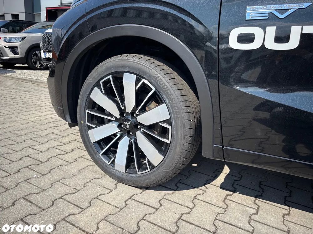 Mitsubishi Outlander Instyle Plus - 18