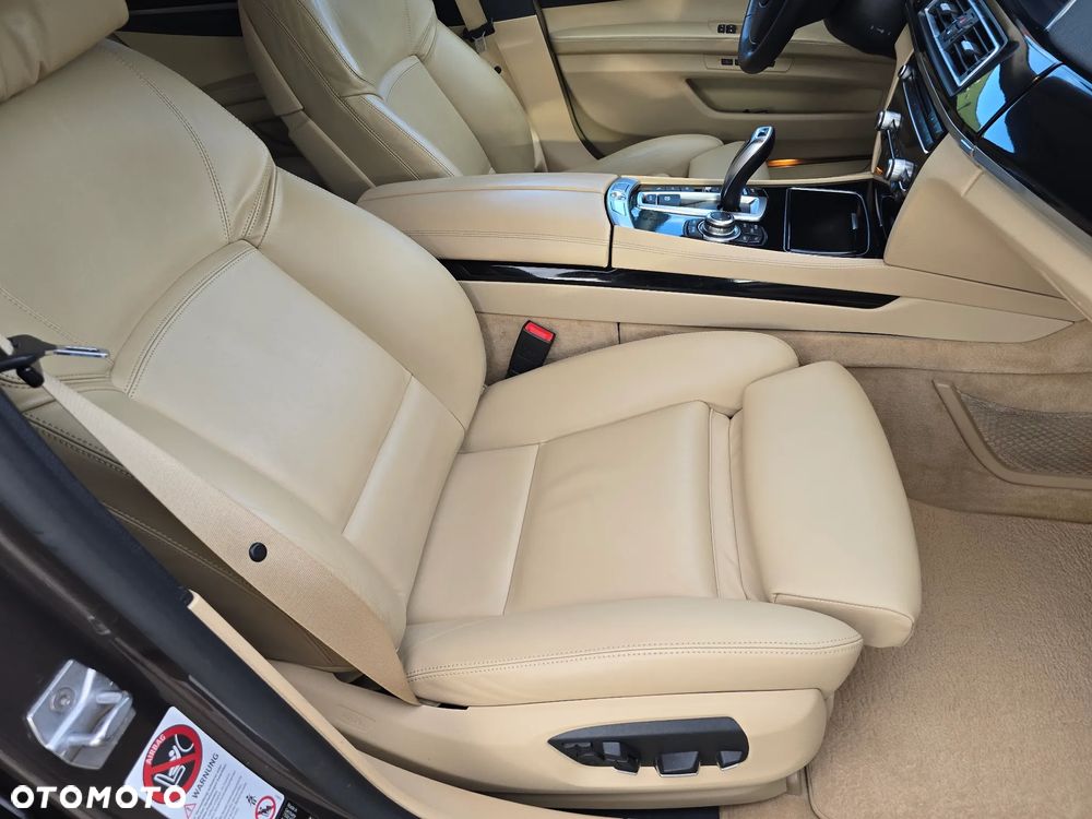 BMW Seria 7 750d xDrive Blue Performance Edition Exclusive - 28