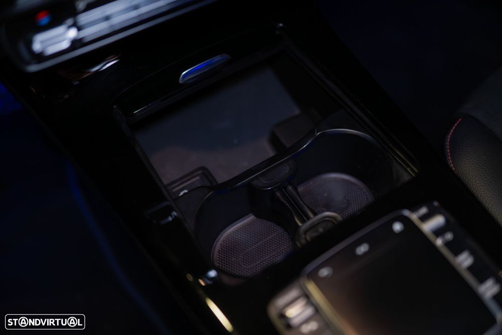 Mercedes-Benz CLA 250 e 8G-DCT AMG Line - 38