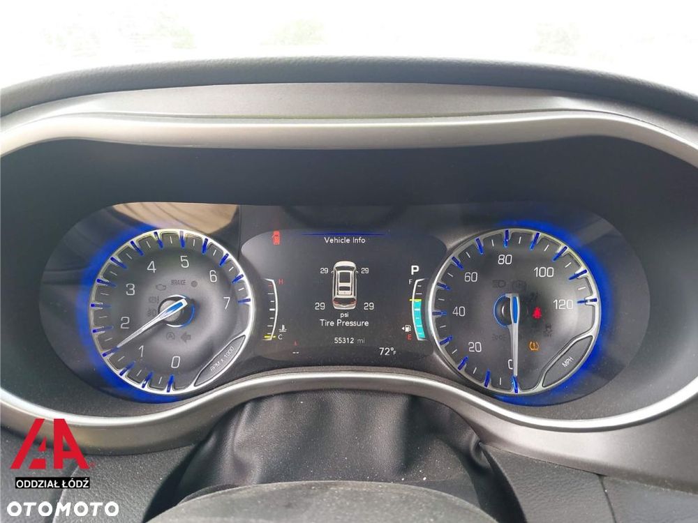 Chrysler Pacifica - 12