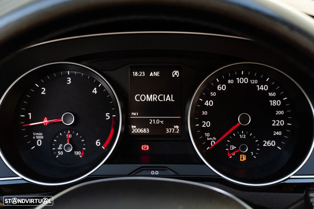 VW Passat Variant 1.6 TDI SCR DSG Business - 16