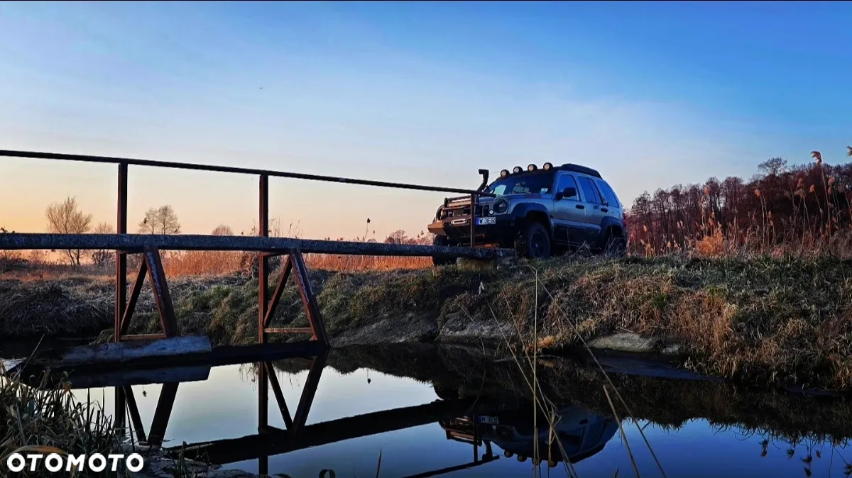 Jeep Liberty 3.7 4x4 - 7