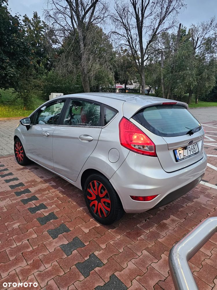 Ford Fiesta - 9