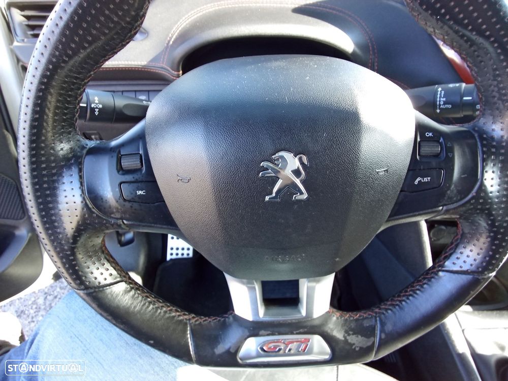 Peugeot 208 1.6 THP GTi - 17