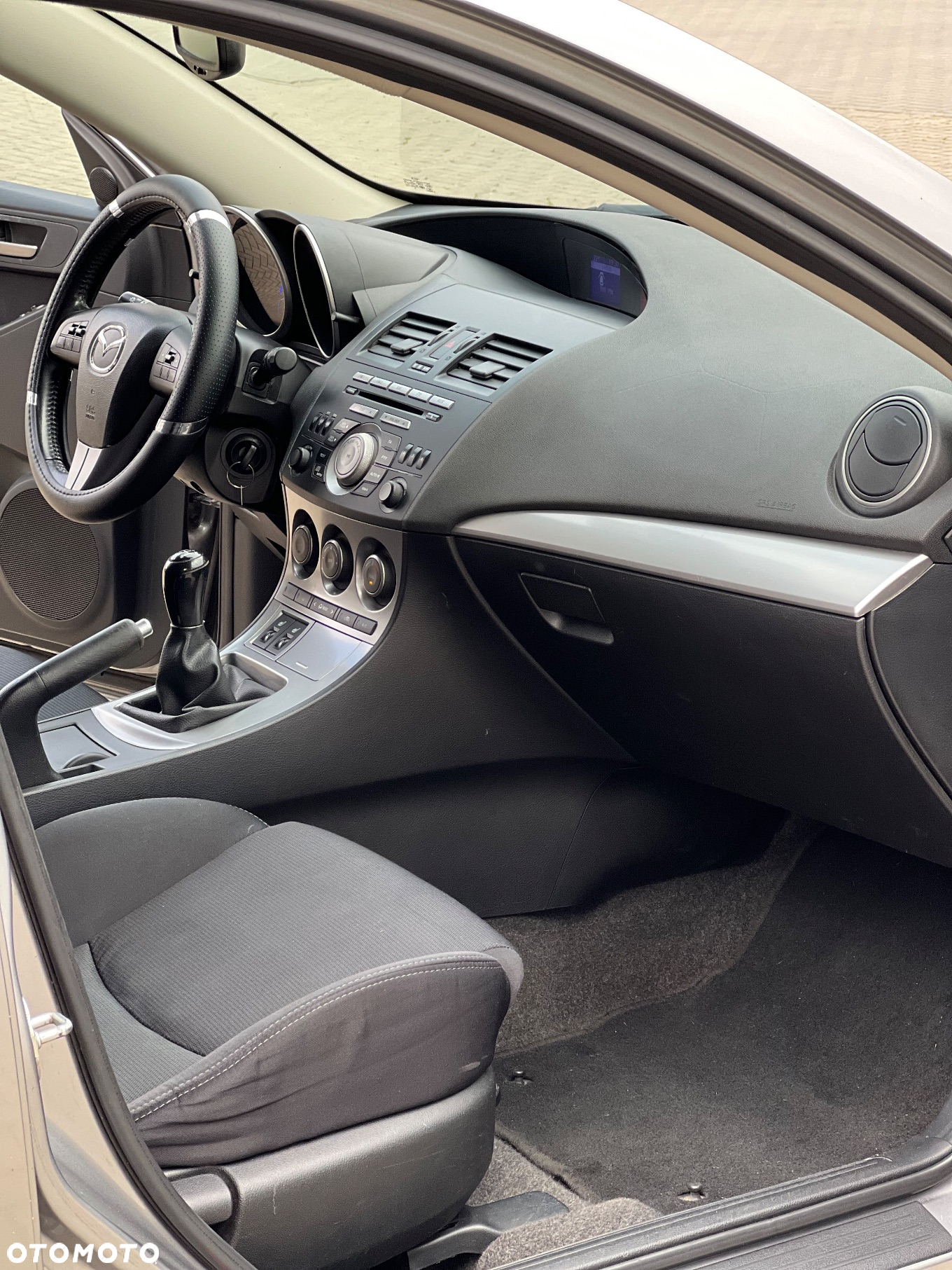 Mazda 3 1.6 Active + - 30