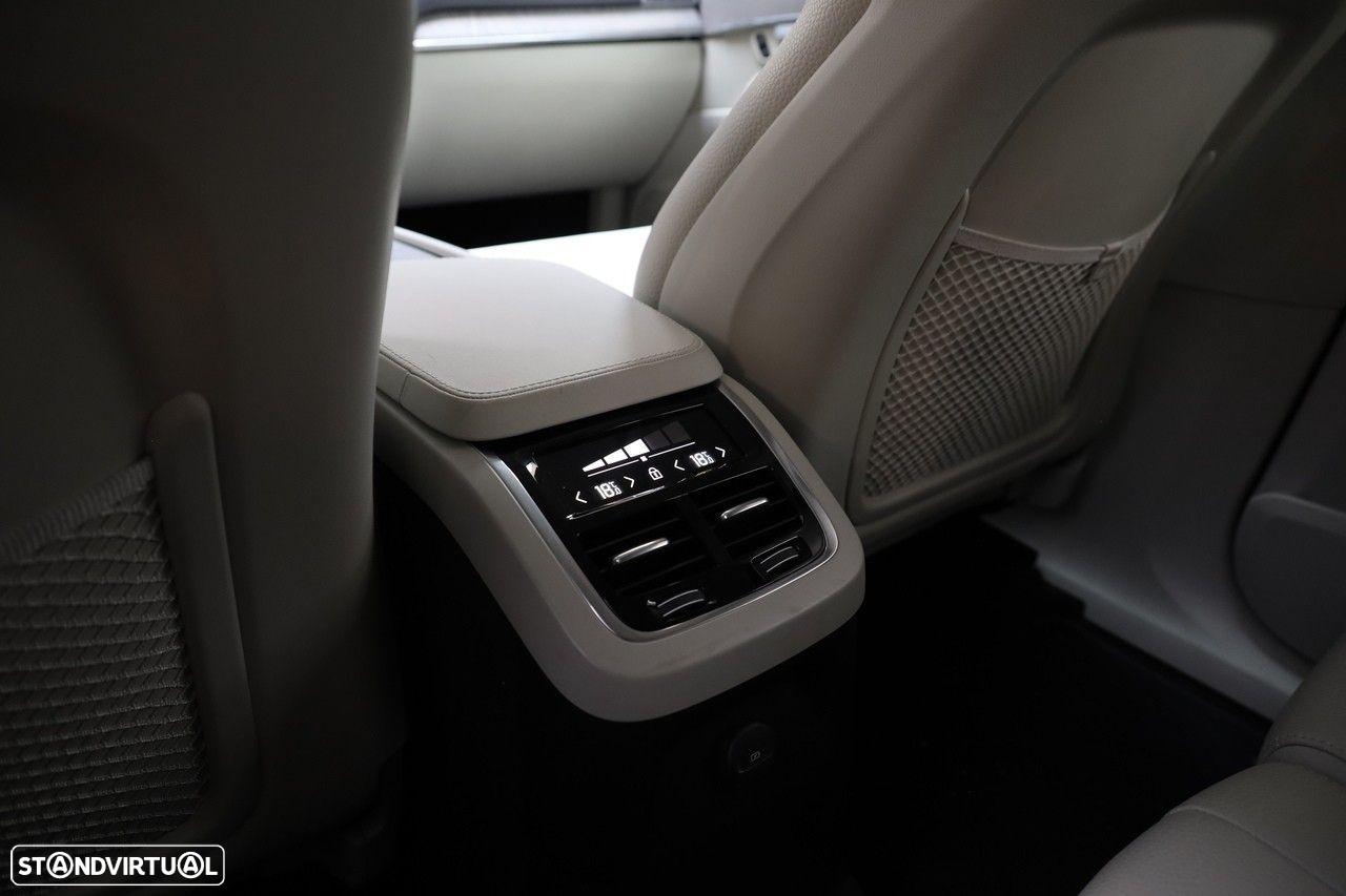 Volvo XC 90 2.0 T8 PHEV Core AWD - 11