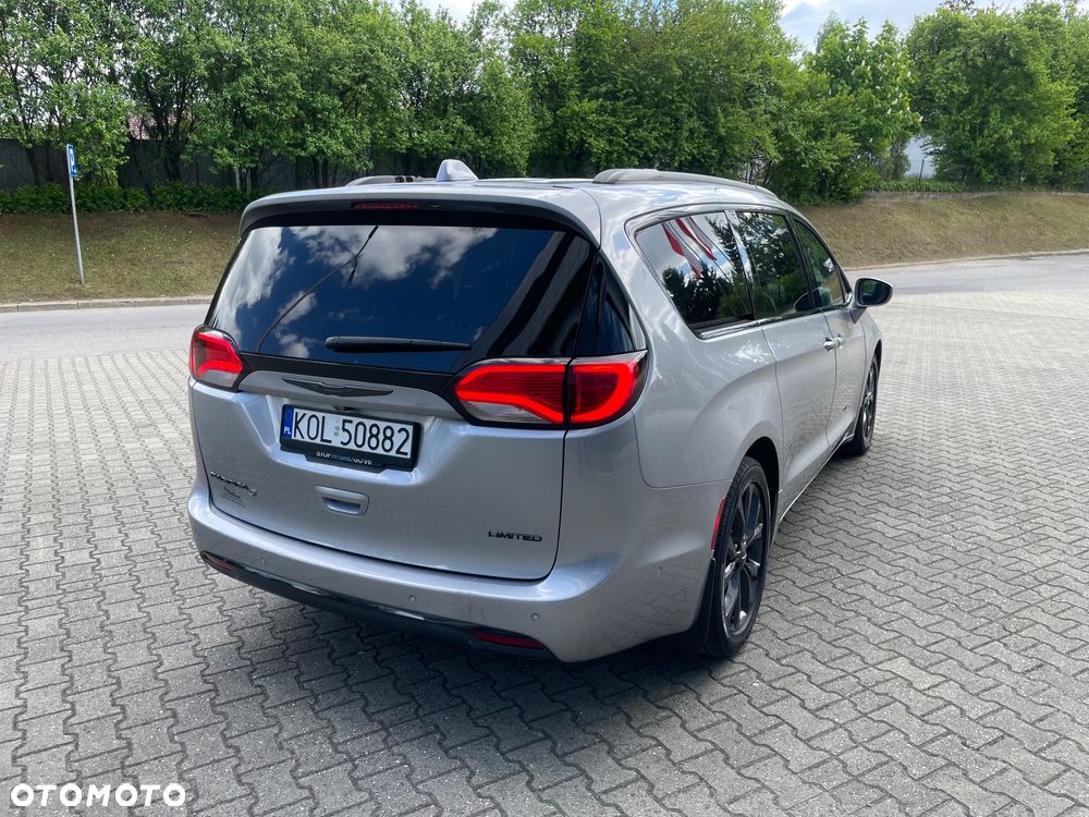 Chrysler Pacifica - 18