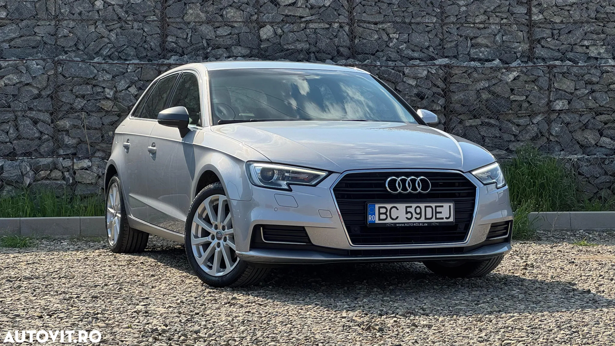 Audi A3 Sportback 1.6 TDI S tronic Design - 3