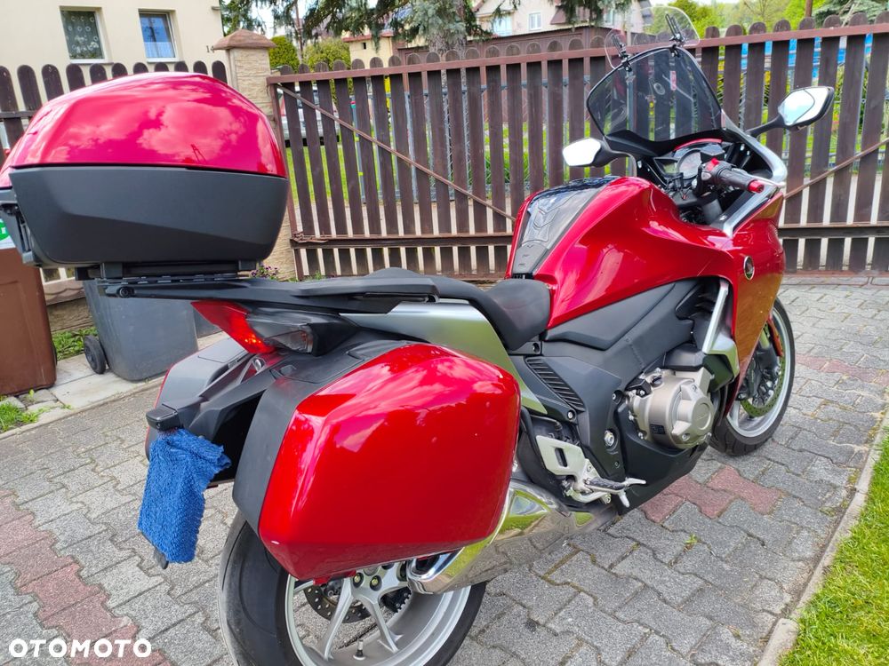 Honda VFR - 10
