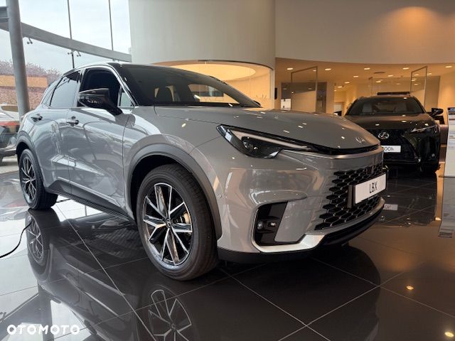 Lexus LBX 1.5 Hybrid Cool - 2