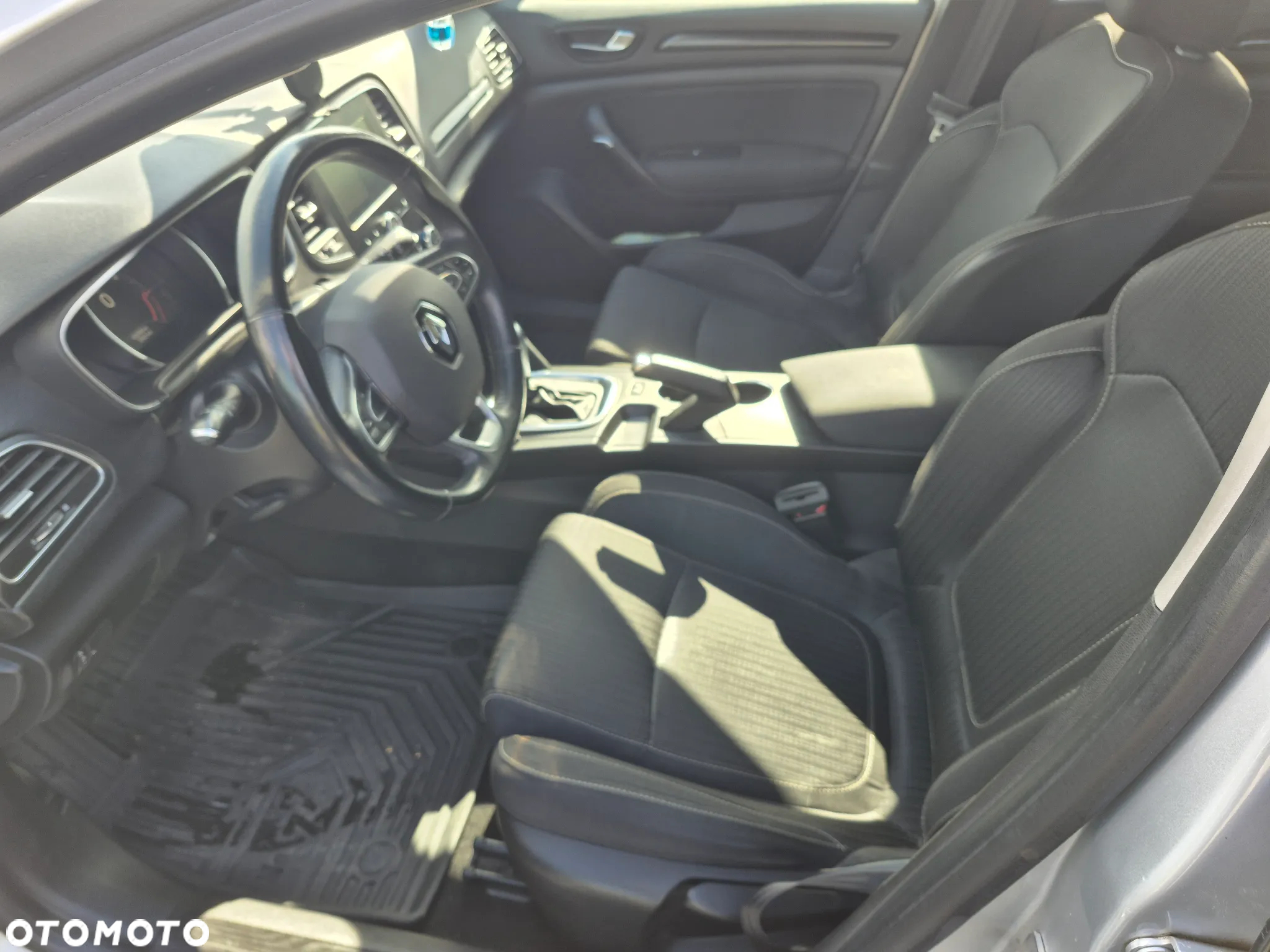 Renault Megane 1.5 dCi Intens EDC - 8