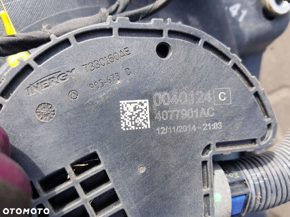 AUDI A4 B8 LIFT 11-15 2.0 TDI ZBIORNICZEK ZBIORNIK ADBLUE POMPKA 8K0131377R - 2