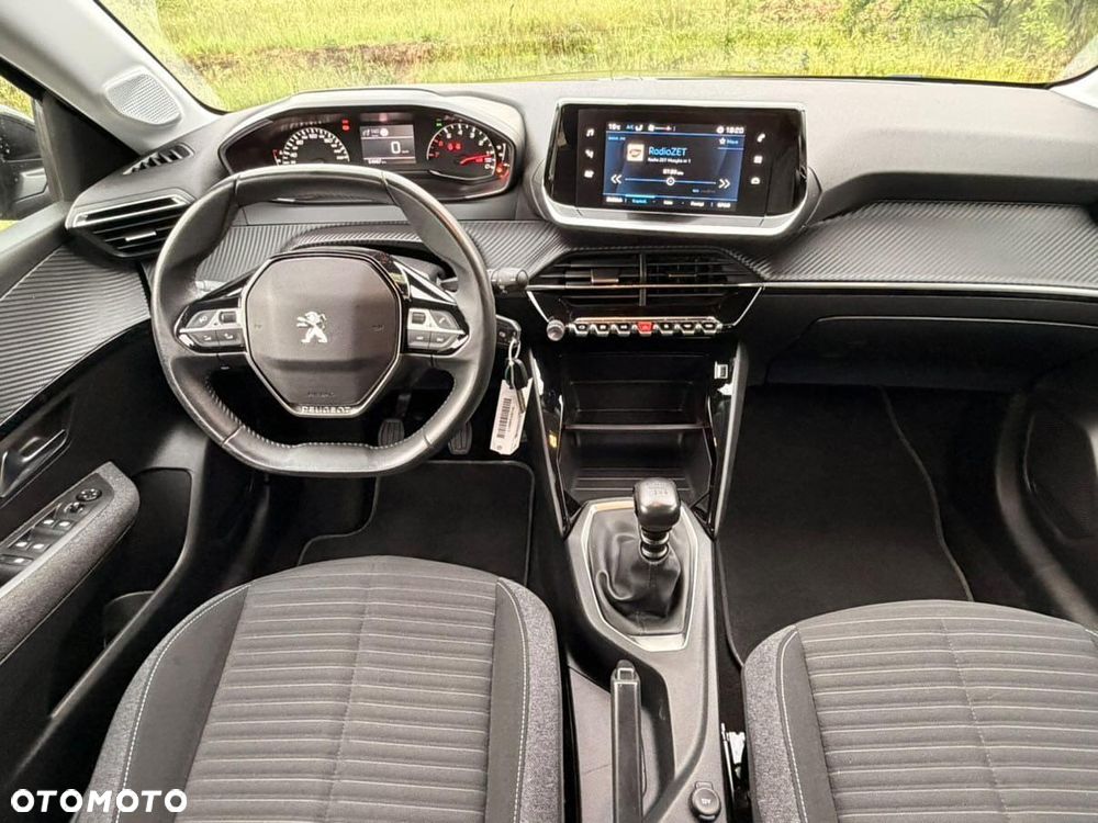 Peugeot 208 - 6