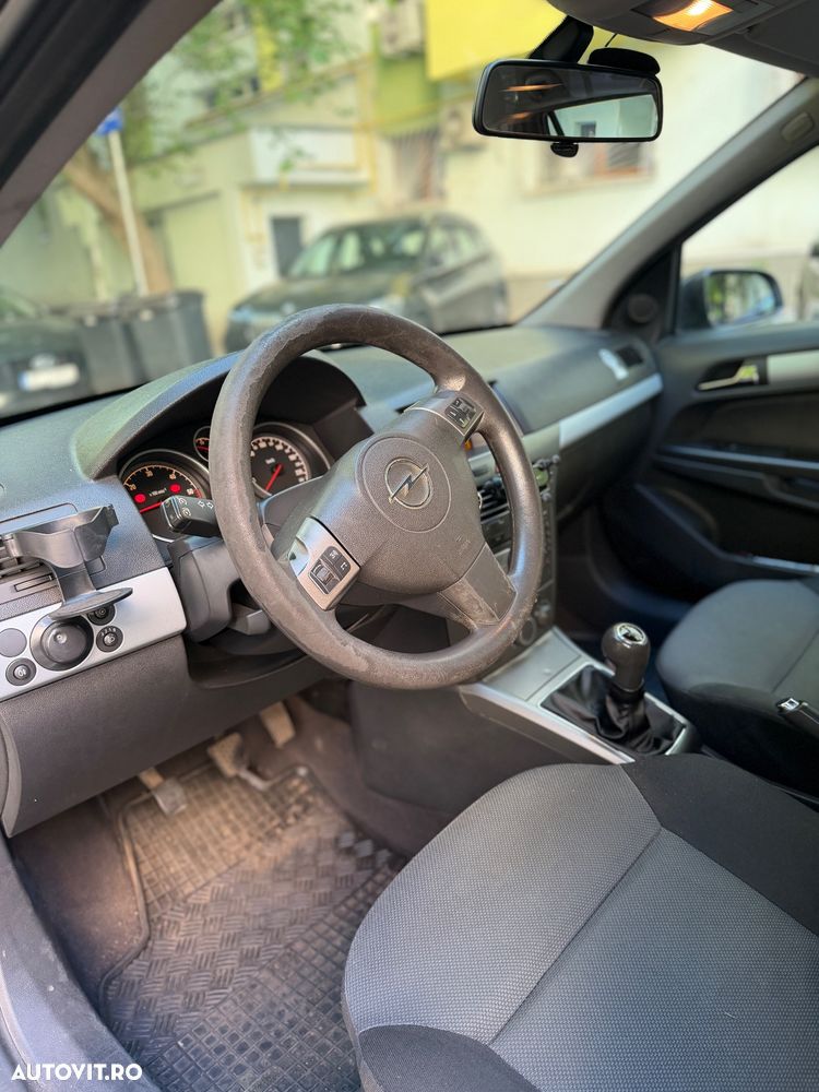Opel Astra 1.9 CDTI DPF Edition - 12