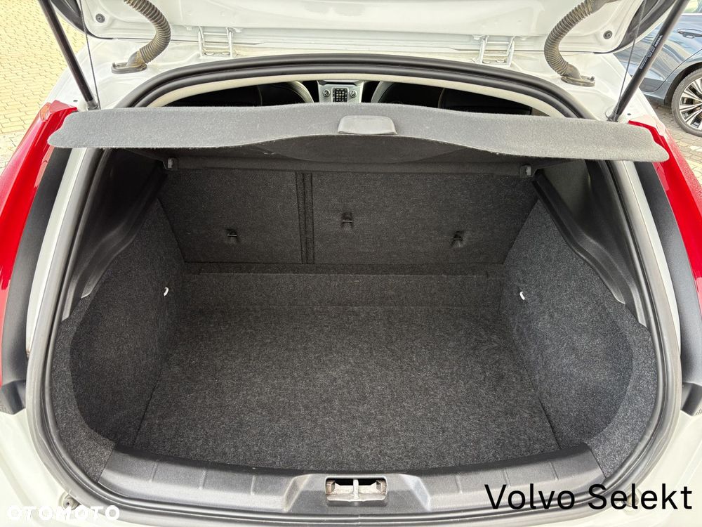 Volvo V40 - 23