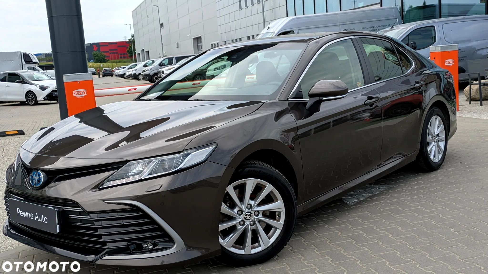 Toyota Camry 2.5 Hybrid Comfort CVT - 1