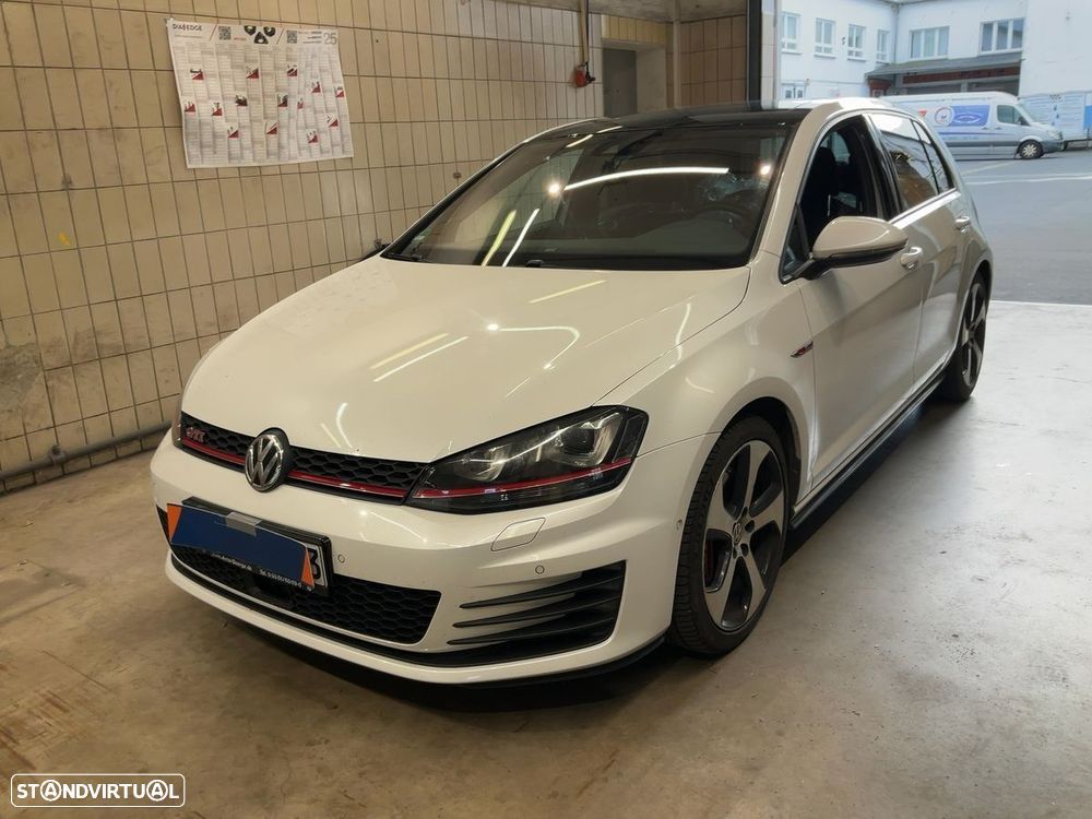 VW Golf 2.0 TSi GTi DSG Performance - 1