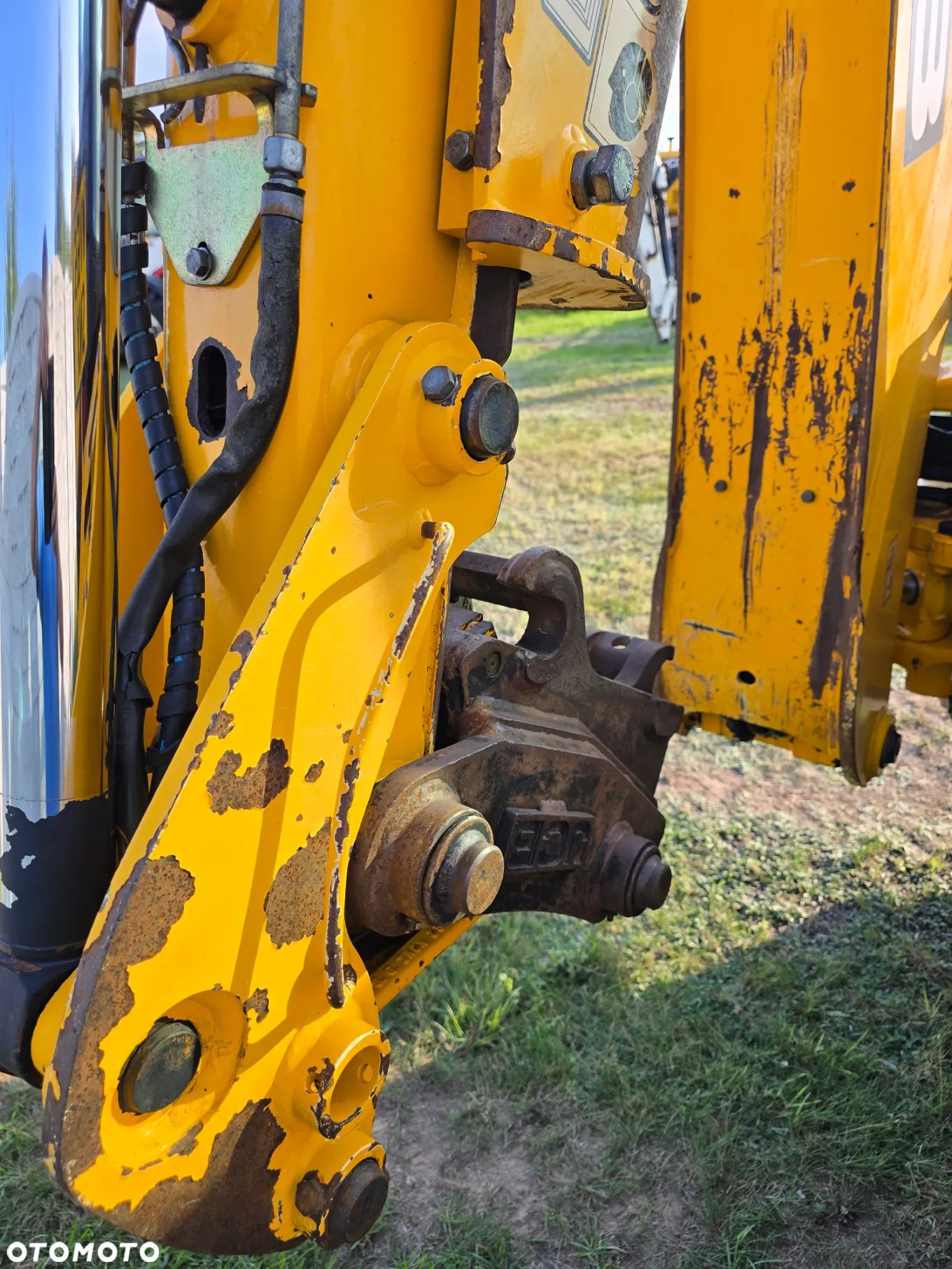 JCB - 16