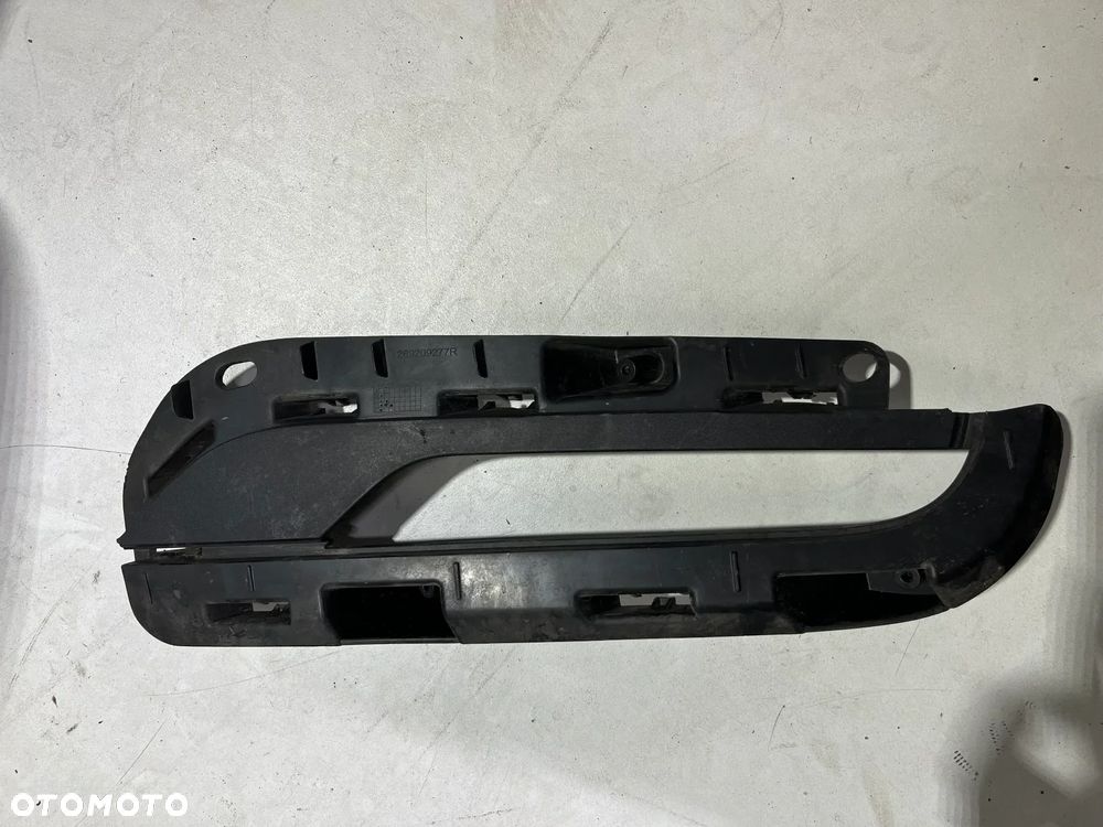 FIAT TALENTO RAMKA HALOGENU PRAWY PRZÓD 269209277R - 1