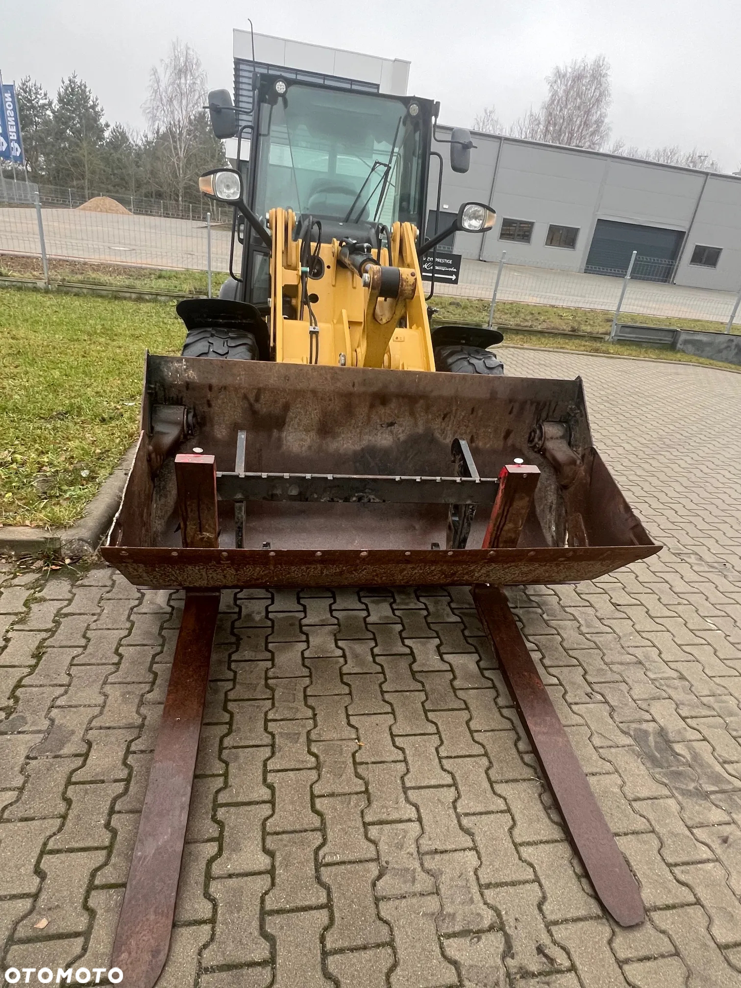 Caterpillar 906M - 7