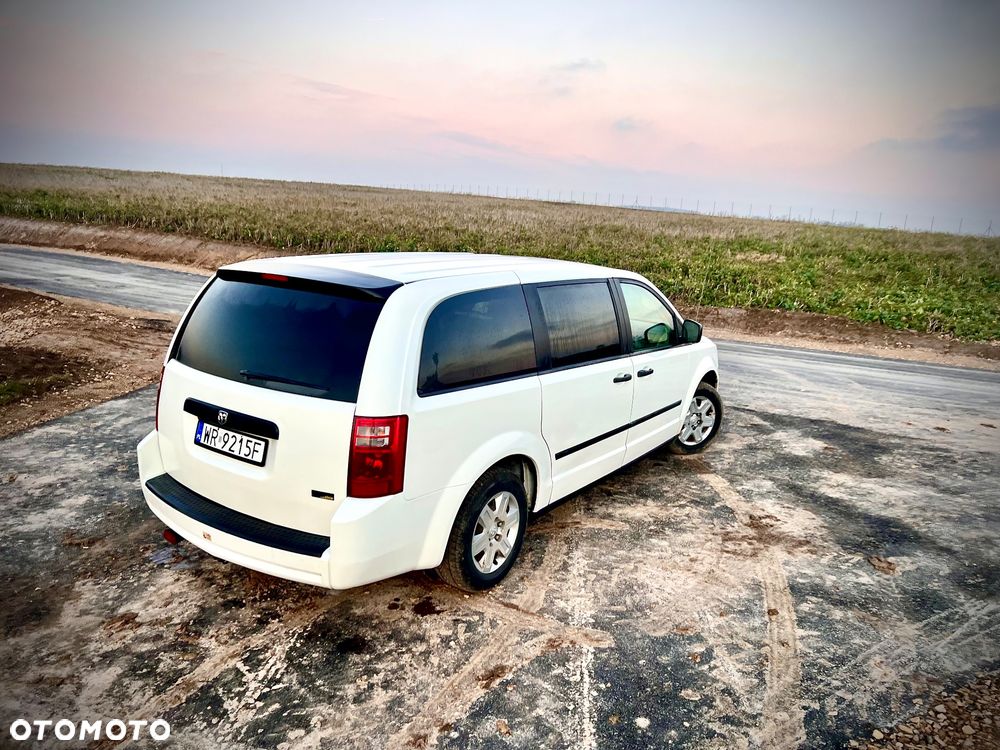 Dodge Grand Caravan - 4
